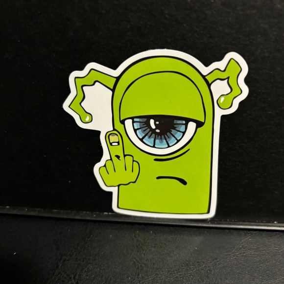 ANGRY ALIEN/ MONSTER STICKER - Picture 1 of 1